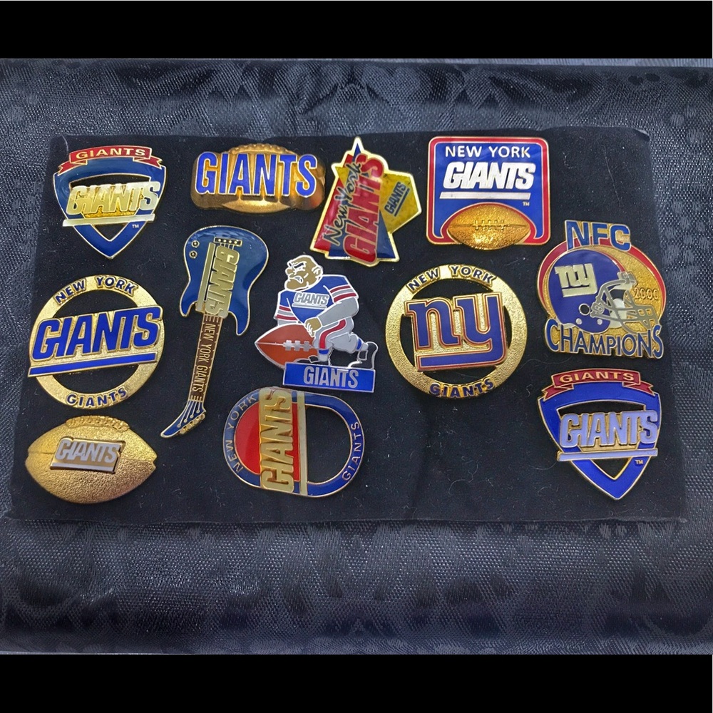 Vintage Lot of (12) New York Giants NFL Pins